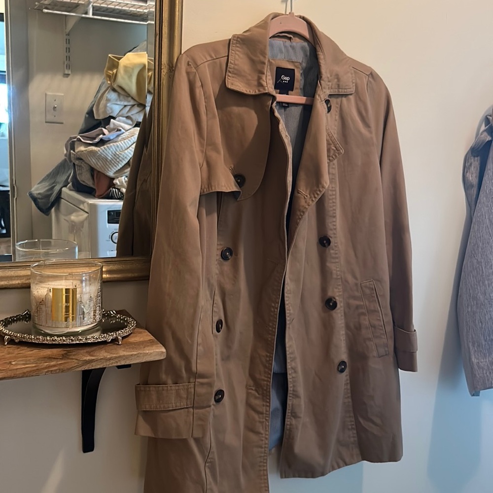 Gap trench coat cute for fall